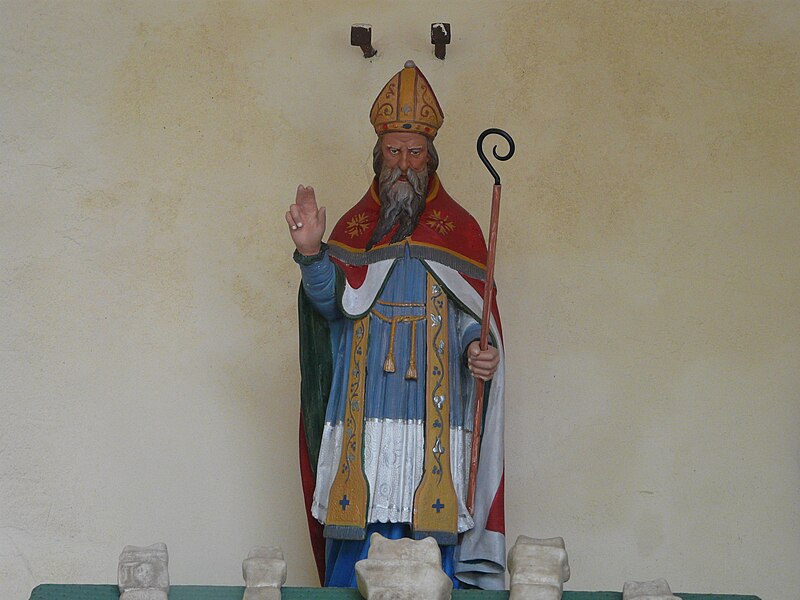 File:Mauléon-Barousse chapelle St Blaise statue.jpg