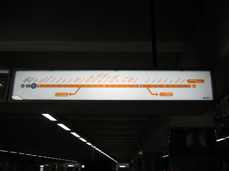 File:Metro Brussel Aanwijzer.jpg