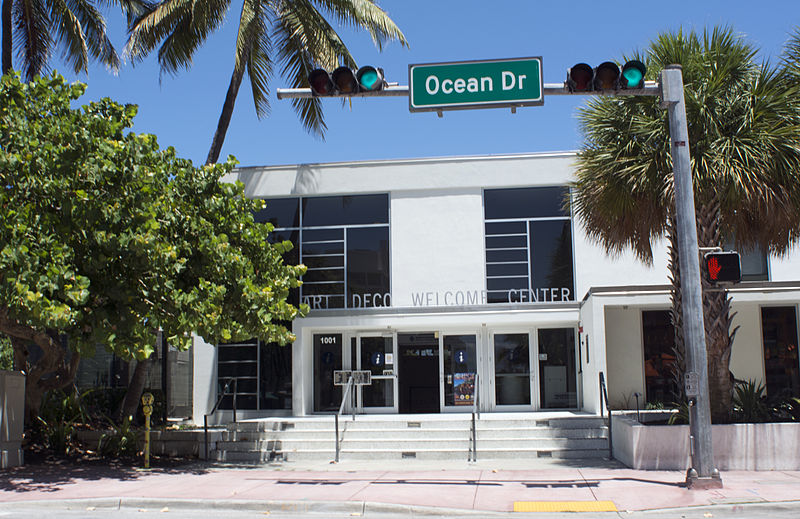 File:Miami South Beach Art Deco Welcome Center by D Ramey Logan.jpg