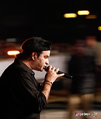 Mohit Chauhan performing at Alcheringa'13.jpg