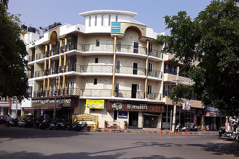 File:Mythri Ashirvad Grand Cafe, Near Jagamohan Palace, Mysore (2).jpg