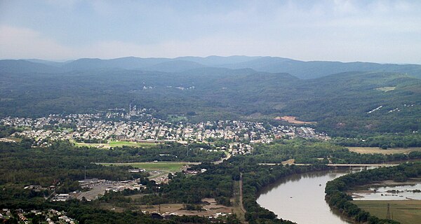 Hanover Township (in foreground) borders Nanticoke City (middle); the South Cross Valley Expressway (PA 29) crosses over the Susquehanna River and lin