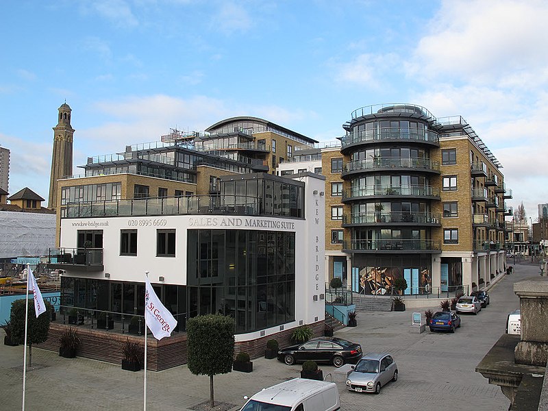 File:New housing development at Kew Bridge - geograph.org.uk - 3242894.jpg