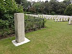 Nijmegen militaire begraafplaats Jonkerbosch gedenkzuil britse soldaten.JPG