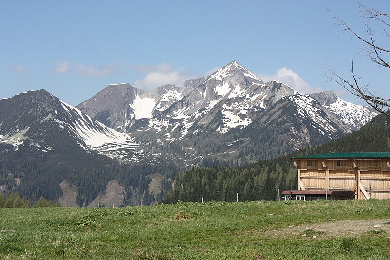 File:Obertauern, Blick zur Steinfeldspitze.jpg