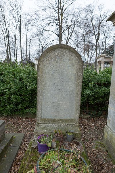 File:Père-Lachaise - Division 49 - Cot 01.jpg