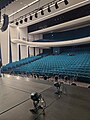 Une vue de l'auditorium depuis la scène.