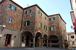 Palais des Loges (Monterotondo Marittimo) 01.jpg