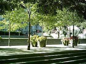 A Place De La Dauversière cikk illusztráló képe