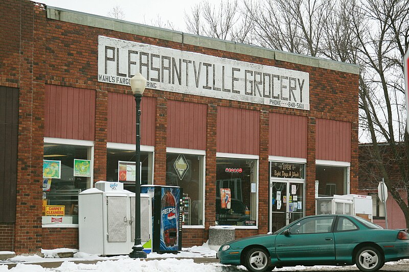 File:Pleasantville Iowa 20080111 Grocery Store.JPG