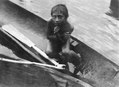 Pojke i kanot. San Blas. Panama - SMVK - 004394.tif