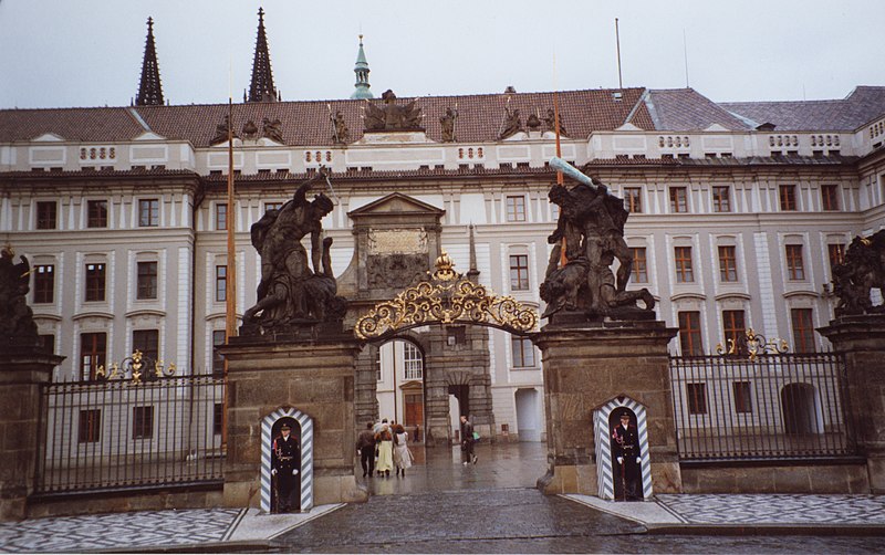 File:Prague Castle entrance 1992.jpg