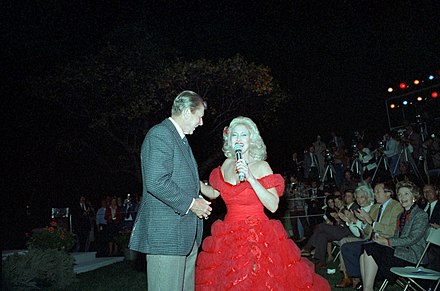 Wynette received several honors in her lifetime. Among them was performing for several American presidents, including Ronald Reagan.
