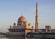 Putra Mosque being reflected in the lake (cropped).jpg