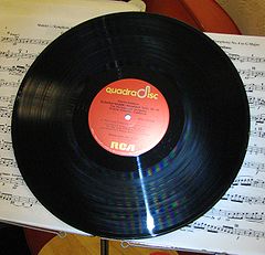An example of an RCA Compatible Discrete 4 or Quadradisc album; RCA used this label on some Quadradisc LPs from 1972 to 1976
