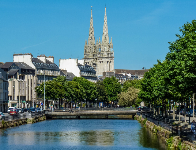 Ang Odet River sa sentro sa quimper