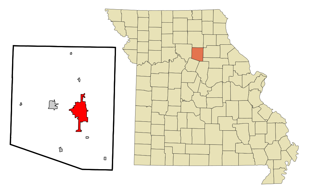 The population density of Moberly in Missouri is 425.78 people per square kilometer (1103.08 / sq mi)