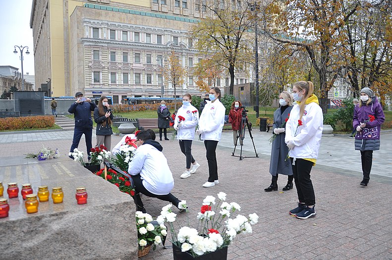 Венок от правительства Москвы