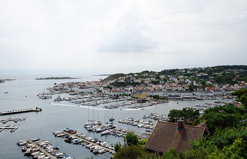 File:Risør juli 2021.jpg