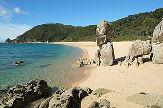 <span class="mw-page-title-main">Abel Tasman Coast Track</span> Hiking trail, New Zealand