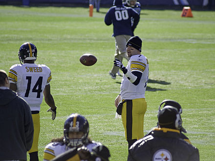 Roethlisberger in Nashville prior to a game in 2008