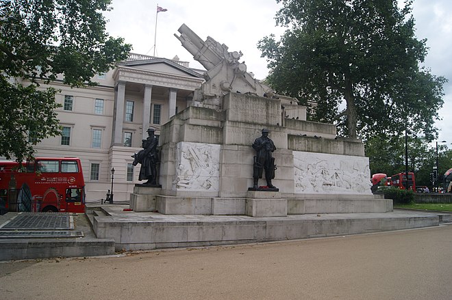 The memorial in 2016, following the 2011 cleaning and restoration work; the building behind is The Lanesborough Hotel.