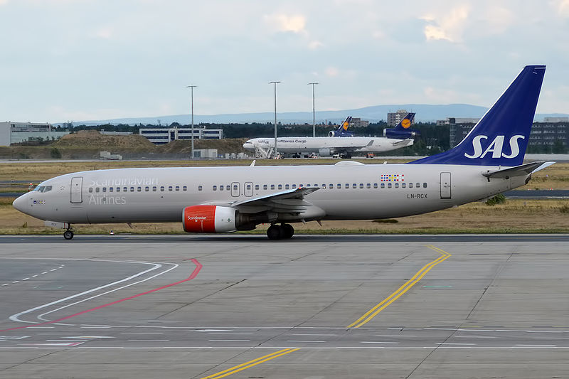 File:SAS, LN-RCX, Boeing 737-883 (19731348344).jpg