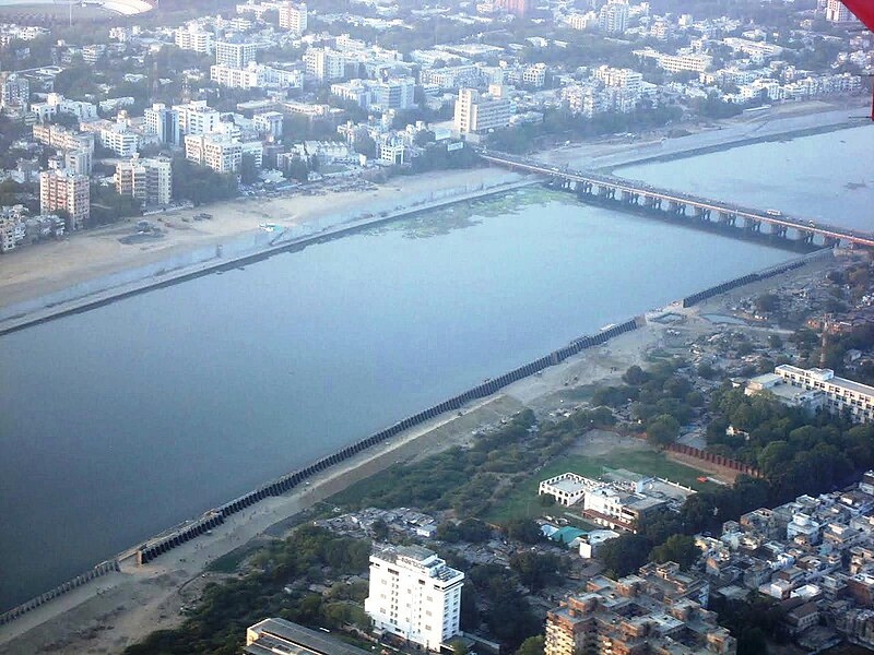 File:Sabarmati Riverfront.jpg