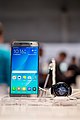 Samsung Galaxy Note 5 et Samsung Gear S2 Classic dans IFA 2015.jpg