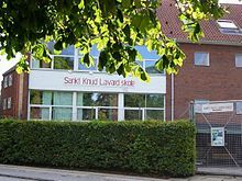 Sankt Knud Lavard Skole set fra Toftebæksvej i Kgs. Lyngby