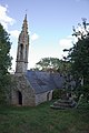 La chapelle Sainte-Barbe et son calvaire : vue extérieure d'ensemble 4.