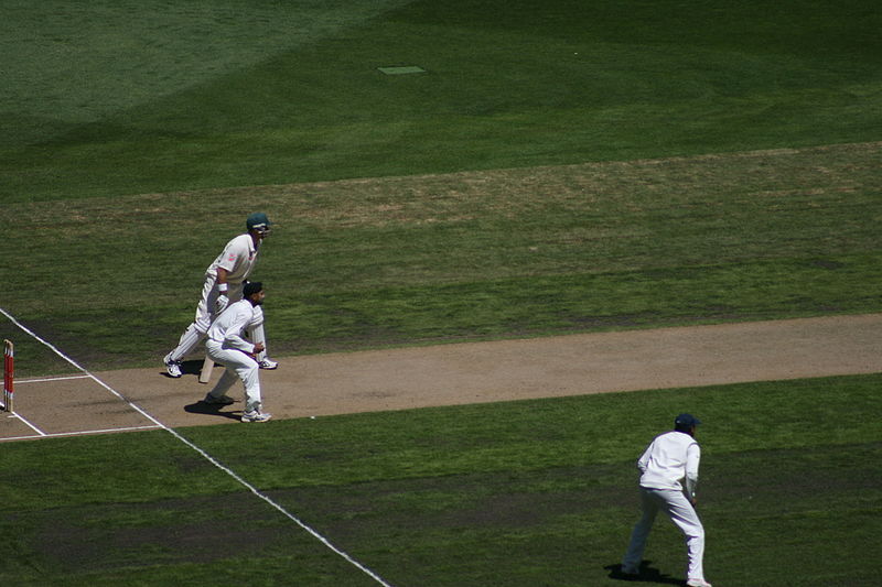File:Scenes from the cricket on Boxing Day (2150900666).jpg