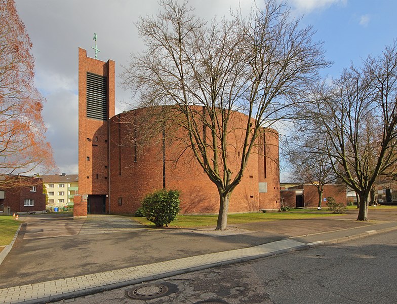 File:Schlebusch Alter Grenzweg Kirche Thomas Morus.jpg