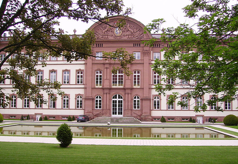 File:Schloss Zweibruecken Rueckseite 1.jpg