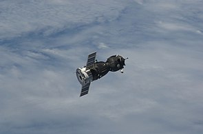 Sojuz TMA-17 lähestymässä ISS-avaruusasemaa.