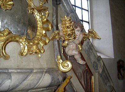 Stadlerner Kirche eines der Engelchen an der Kanzel