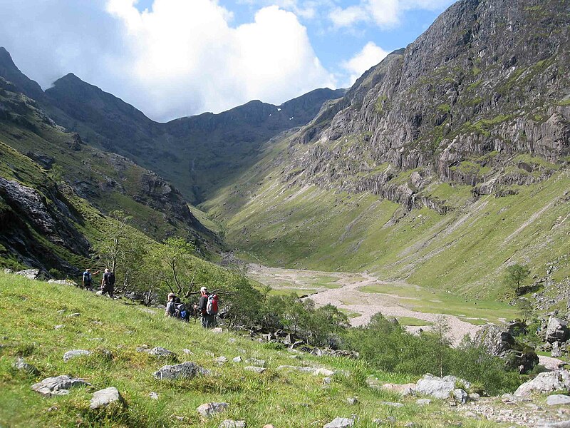 File:Stob Coire Sgreamhach and lost valley 11-06-19.jpg