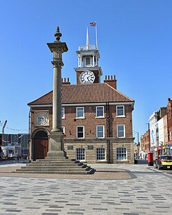 Stockton Town Hall, High Street, Stockton (geograph 6216524).jpg