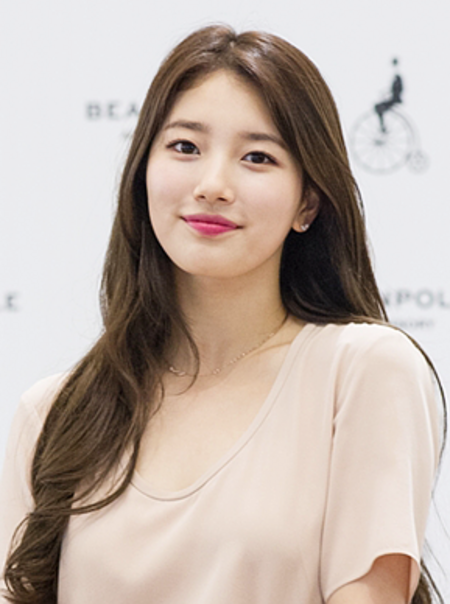 Fail:Suzy_at_a_fan_meeting_for_Bean_Pole,_15_July_2014_03.PNG
