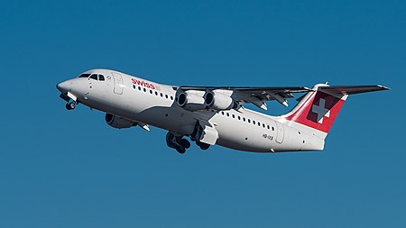 English: Swiss International Air Lines British Aerospace Avro 146-RJ100 (reg. HB-IXS, msn E3280) at Munich Airport (IATA: MUC; ICAO: EDDM). Deutsch: Swiss International Air Lines British Aerospace Avro 146-RJ100 (Reg. HB-IXS, msn E3280) auf dem Flughafen München (IATA: MUC; ICAO: EDDM).