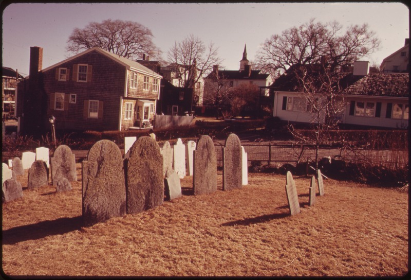 File:THE OLD ROCKPORT CEMETERY WITH NEW HOUSING IN BACKGROUND - NARA - 548239.tif