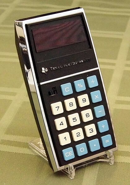 File:Texas Instruments TI-1500 Electronic Pocket Calculator With Red LED Display, Circa 1974.jpg