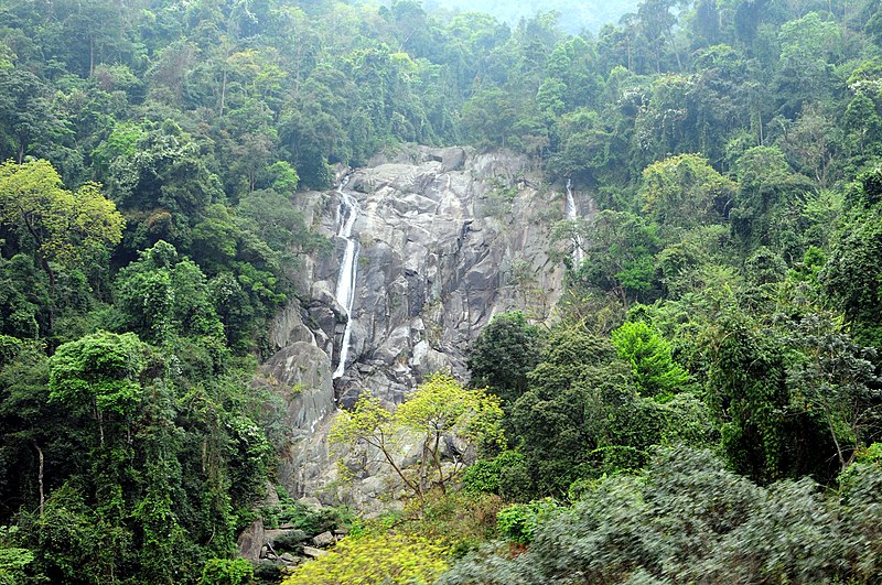 File:Thác Bạc Tây Thiên - panoramio.jpg