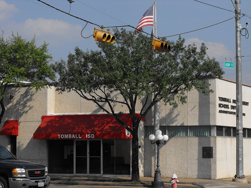 File:TomballISD AdminOffice.JPG