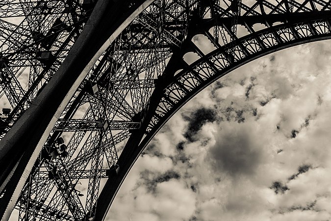 29 septembre — Tour Eiffel Photograph: Dieglop (CC BY-SA-4.0)