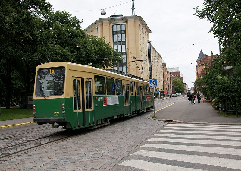 File:Tram in Eira.JPG