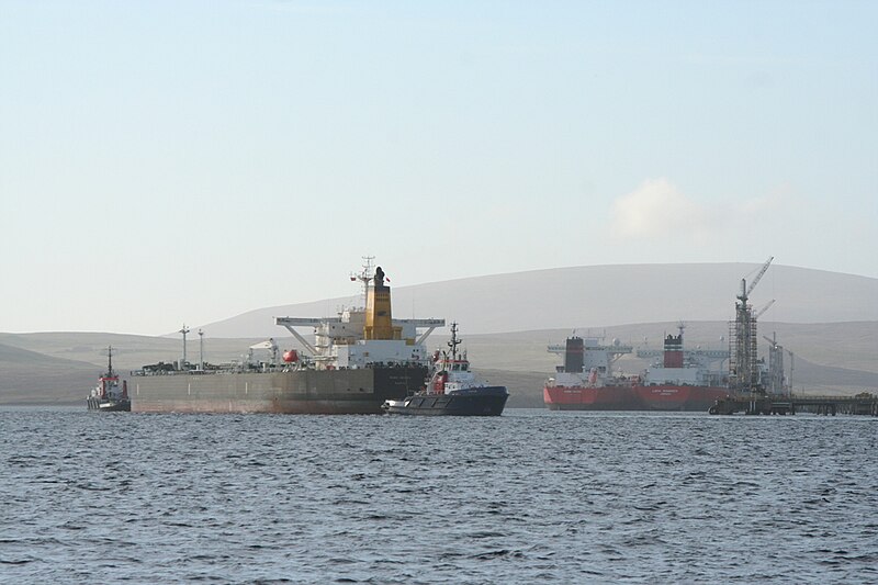 File:Tugs Tirrick and Tystie active escort of Tanker Mare Oriens out of Sullom Voe Oil Terminal (geograph 1811729).jpg