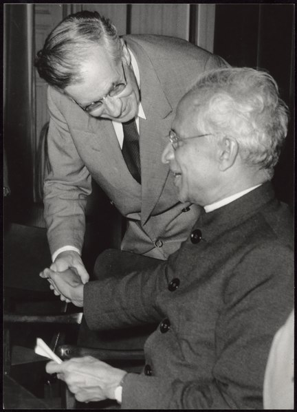 File:UNESCO history, Sarvepalli Radhakrishnan and Julian Huxley - UNESCO - PHOTO0000002730 0001.tiff