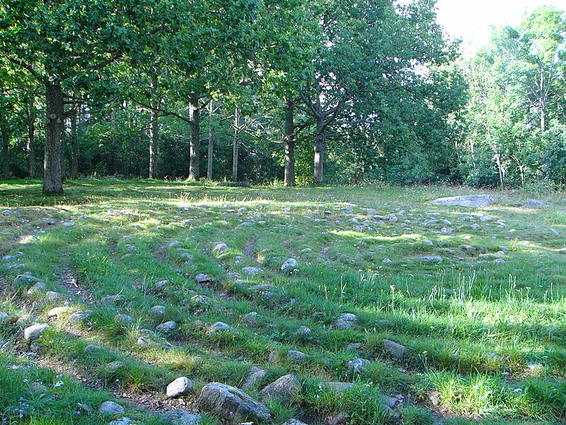 File:Ulmekärr, labyrinth.jpg