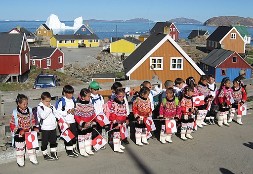 Schulkinder in Upernavik (Westgrönland). Upernavik first day in class 2007-08-14 2